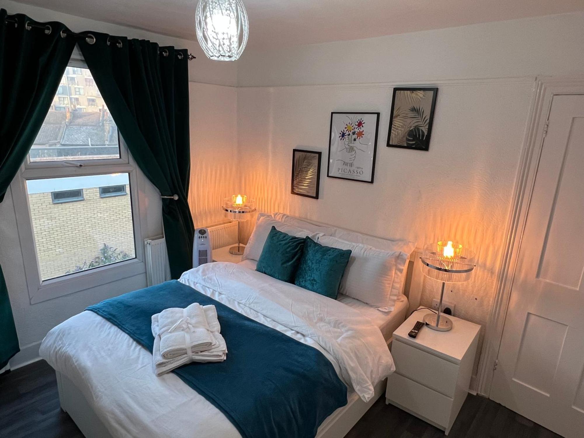 Luxury 1Bed Holiday Flat-10 Minutes From London Bridge & 3Mins Walk To Lewisham Dlr Apartment Exterior foto